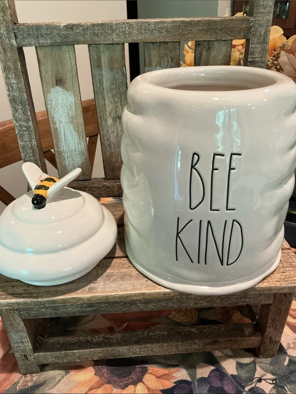 EUC - Rae Dunn BEE KIND Beehive Canister